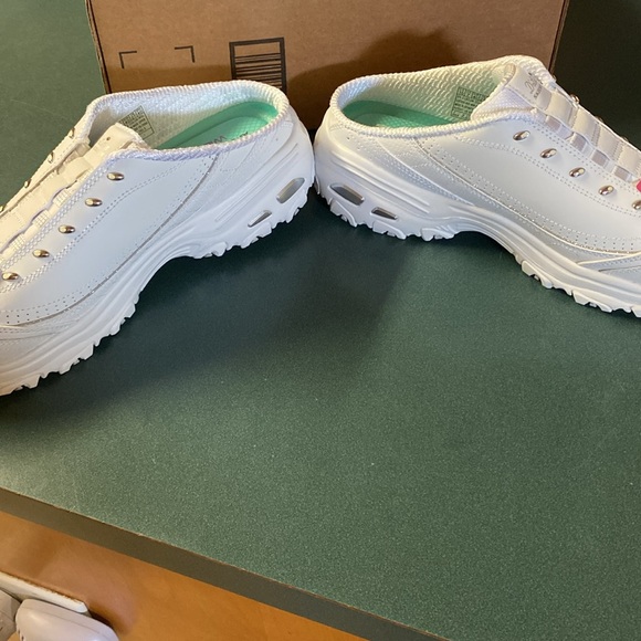 Sketcher's D-Lites Slip-on's - Picture 8 of 8